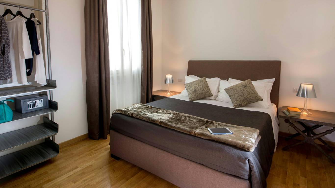 hotel-nazionale-51-suite-balcone-9 hotel-nazionale-51-suite-balcone-9