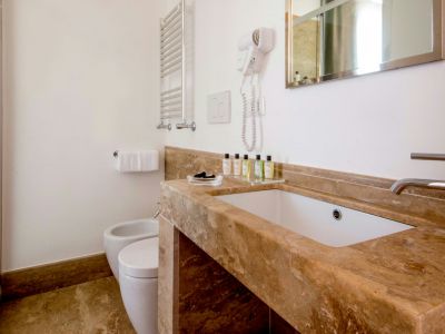 Nazionale 51 Rome Bathroom 2
